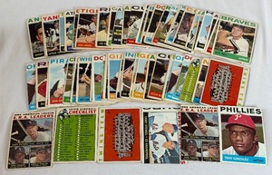 lot 43 image: 1964 Topps Baseball 60 Card Vintage Lot