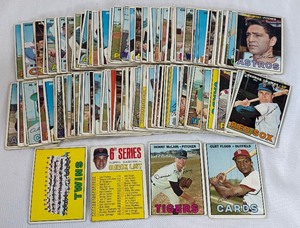lot 46 image: 1967 Topps Baseball 100 Card Vintage Lot #1