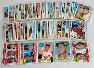 lot 48 image: 1969 Topps Baseball 100 Card Vintage Lot
