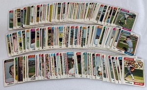 lot 72 image: 1974 Topps Baseball 250 Card Vintage Lot