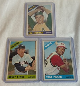 lot 83 image: 1966 Topps 3 Card Star Lot - Hunter, Pinson, Staub Vintage Baseball Cards