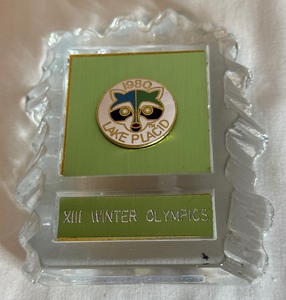 lot 59A image: 1980 Olympics Lake Placid Paper Weight - Miracle on Ice Year