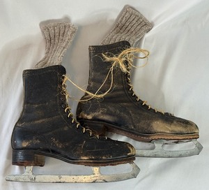 lot 73A image: Antique  Vintage Ice Skates