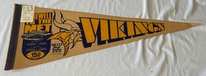 lot 85A image: Minnesota Vikings Vintage Football Pennant w 1981 Schedule