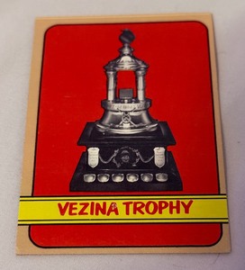 lot 113A image: 1972 Topps #173 Vezina Trophy Vintage Hockey Card