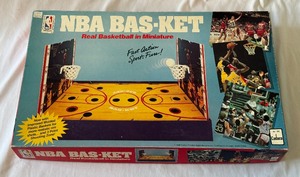 lot 140 image: NBA Bas-Ket Vintage 1988 Cadaco Basketball Game