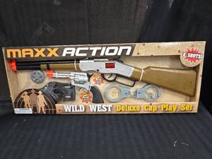 lot 33 image: Maxx Action Wild West Play Set