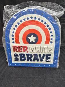 lot 85 image: Marvel Red, White and Brave Led Light
