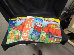 lot 110 image: Welcome Signs