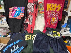 lot 193 image: Band T-Shirt and Long Sleeves Shirt