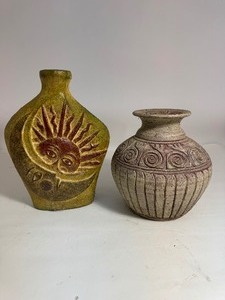 lot 32 image: Mexican Folk Art Vases