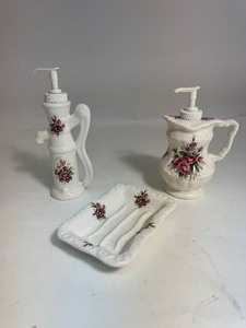 lot 42 image: California Pottery Athena Rose Bathroom Accessories