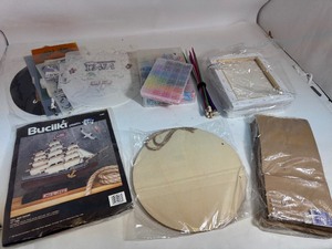 lot 114 image: Brand New & Used Art Supplies