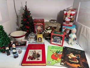 lot 117 image: Large Lot Christmas