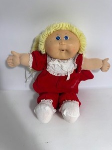 lot 62 image: Blonde Blue Eye Cabbage Patch Kid