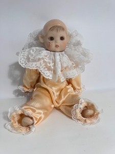 lot 66 image: Bell ceramics Artist Kay McKee This is a 1986 Baby Pixie Ceramic