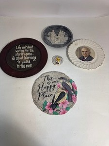 lot 69 image: Plates & Plaques