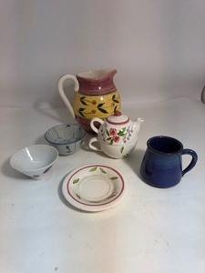 lot 73 image: Lot of Vintage Ceramics