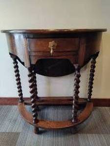 lot 25 image: Antique Oak Drop Leaf Barley Twist Leg Side Table