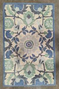 lot 24 image: Safavieh Wool Pile Sabine Rug (3x5)