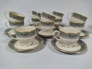 lot 18 image: Lenox Autumn Presidential Collection Cups & Saucers (12 Sets)
