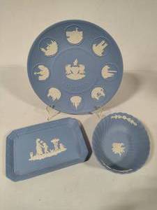 lot 33 image: Wedgewood Blue Jasperware London Plate, Small Rectangular Plate & Small Dish