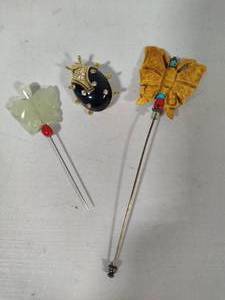 lot 46 image: St. John Gilt Black Enamel Lady Bug Brooch & Two Butterfly Hat Pins