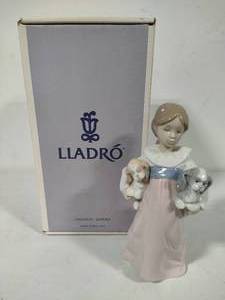 lot 53 image: Lladro Arms Full of Love Porcelain Figurine (#6419) In Box