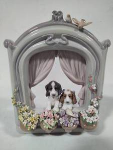 lot 57 image: Lladro Please Come Home Porcelain Figurine (#6502)