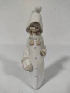lot 69 image: Lladro Shepard Girl Porcelain Figurine (#4678)