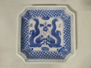 lot 71 image: Blue & White Dragon Square Dish