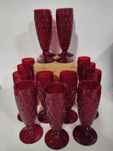 lot 99 image: Villeroy & Boch Boston Red Champagne Flutes
