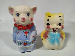 lot 113 image: Shawnee Pottery - Vintage Ceramic Piggy Banks
