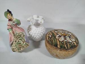 lot 121 image: Asst Ceramic & Pottery Decor & Collectibles
