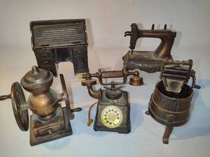 lot 143 image: Durham Industries Die-Cast Metal Pot Belly Miniatures - Some with Pencil Sharpener