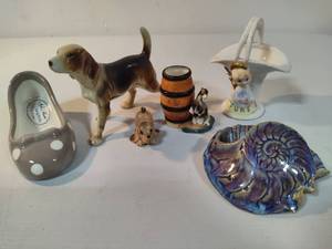 lot 153 image: Assorted Smalls