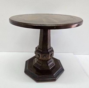 lot 55 image: Wooden Pedestal Side or Lamp Table