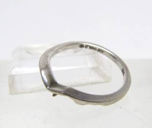 lot 27 image: Genuine 14K White Gold Ring