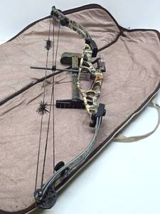 lot 82 image: Hunting  Archery Bow wCase #1