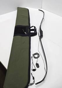 lot 87 image: Hunting  Archery Bow wCase #6