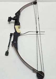 lot 89 image: Hunting  Archery Bow #8