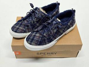 lot 99 image: Brand New SPERRY Pier Wave Shoes - Size 7.5