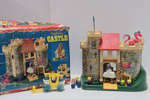 lot 98 image: Vintage Fisher Price Little People Castle Playset - Play Family Castle