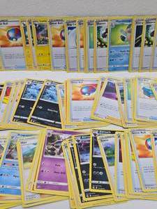 lot 218 image: Lot of 300 POKEMON Cards