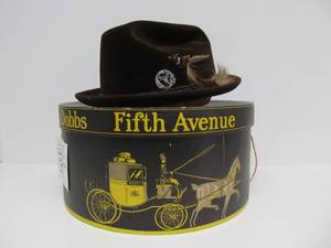 lot 106 image: Great Collection of Vintage Mens Hats #6