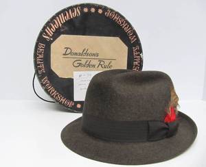 lot 108 image: Great Collection of Vintage Mens Hats #8