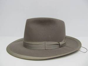 lot 110 image: Great Collection of Vintage Mens Hats #10