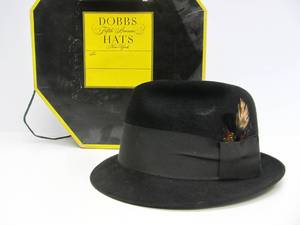lot 129 image: Great Collection of Vintage Mens Hats #30