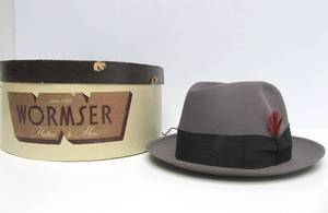 lot 131 image: Great Collection of Vintage Mens Hats #32