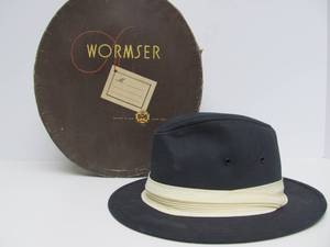 lot 136 image: Great Collection of Vintage Mens Hats #37